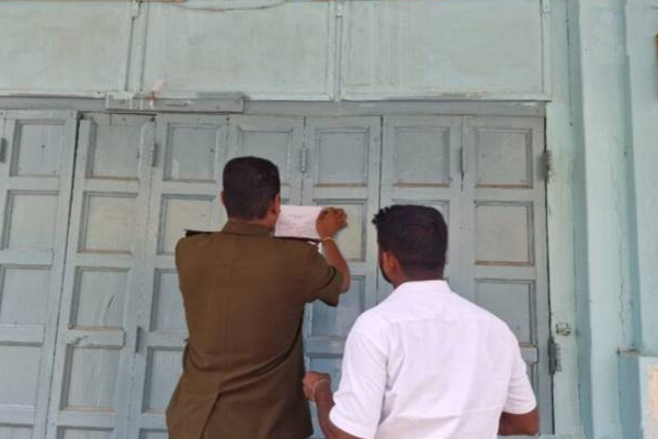 யாழில் இயங்கி வந்த இரண்டு உணவகங்களுக்கு அதிரடி சீல்! | Sealed For Two Restaurants That Operated In Jaffna