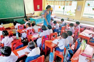 මේ ශ්‍රේණි සඳහා නව විෂය මාලාවක් සහ සියලුම පෙරපාසල් සඳහා පොදු විෂය මාලාවක් - පාසල් නිවාඩු සම්බන්ධයෙනුත් විශේෂ ඉල්ලීමක්