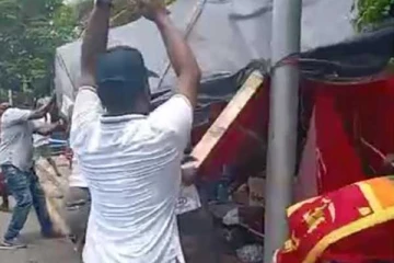 பதற்றத்தை அடுத்து அலரி மாளிகை  முன்பு  விசேட அதிரடிப்படையினருடன் பொலிஸார் குவிப்பு