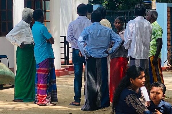 மயிலத்தமடு,மாதவனை பகுதியில் அத்துமீறி குடியேறியுள்ளவர்களை ஆதாரங்களை சமர்ப்பிக்குமாறு நீதிமன்றம் உத்தரவு(படங்கள்) | Batticalo Farmers Protest Court Judgement