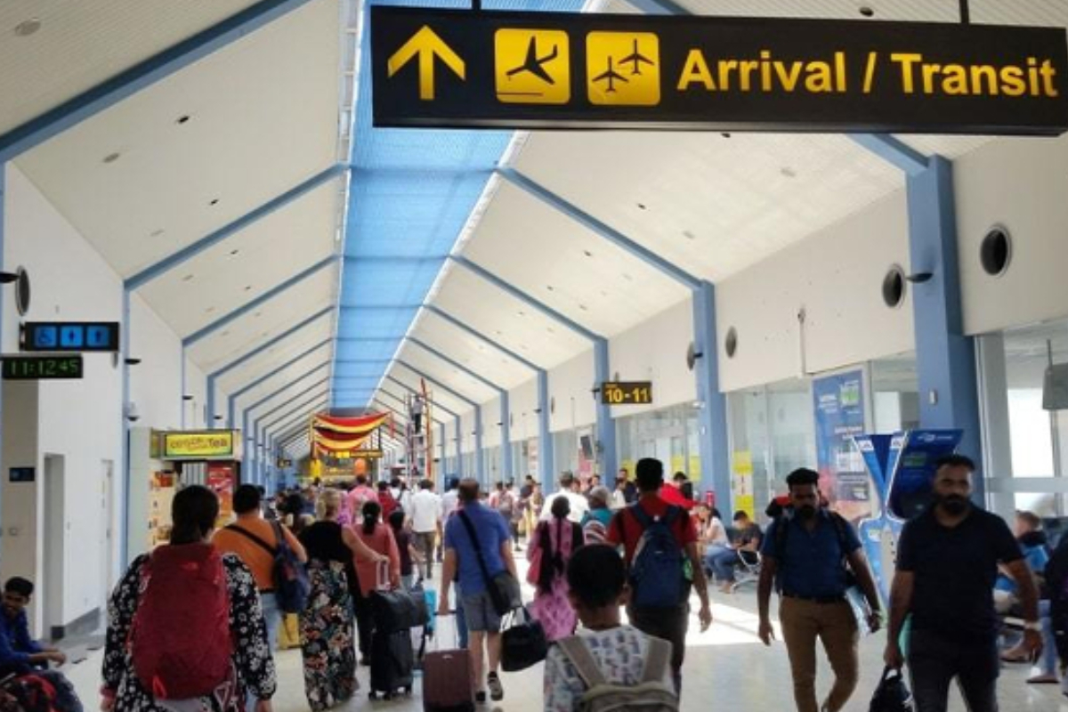 கட்டுநாயக்க விமான நிலையத்தில் சிக்கிய சந்தேகநபர் | Men Arrested In Bia Airport Today