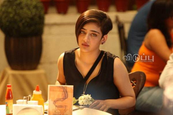 கமல் மகளின் ரகசியங்களை தெரிந்த ஒரே ஆள் இவர்தான்? துளி கூட கசியப்படாது? | Akshara Haasan Tells Secret To Her Bestie