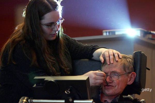 எப்ஸ்டீன் கோப்புகளில் அறிவியலாளரின் முகம் சுழிக்கும் புகைப்படம்: கோபத்துடன் விளக்கமளித்த குடும்பம் | Hawking Family Reveal Truth எப்ஸ்டீன் கோப்புகளில் அறிவியலாளரின் முகம் சுழிக்கும் புகைப்படம்: கோபத்துடன் விளக்கமளித்த குடும்பம் | Hawking Family Reveal Truth