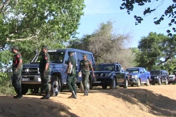 கிளிநொச்சியில் சட்டவிரோத மணல் அகழ்வு: அதிகாரிகள் கள விஜயம் (Photos)