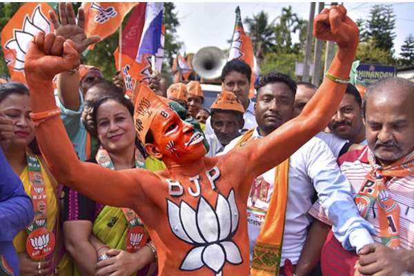 வெற்றியை நெருங்கிய பாஜக - உ.பி.யில் தொண்டர்கள் கொண்டாட்டம் - தமிழ்நாடு