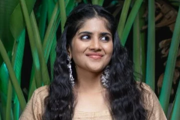 மேகா ஆகாஷுக்கு அரசியல்வாதி மகனுடன் திருமணமா? அவரது அம்மா கொடுத்த பதில்