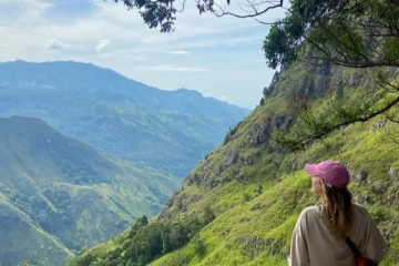 50 அடி உயரத்தில் இருந்து கீழே விழுந்த வெளிநாட்டு பெண்