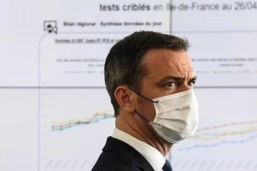 பிரான்சில் தென்னாப்பிரிக்க வகை கொரோனா வைரஸ் அதிகரிப்பு... இந்திய வைரஸ் இதுவரை இல்லை: சுகாதாரத்துறை அமைச்சர்