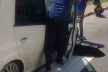 මුහුදුබඩ මාර්ගයේ ගිලා බැසීමක්..!