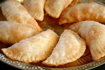 உங்க வீட்டுல ரவை இருந்தா இப்படி செய்து சாப்பிடுங்க! ருசியான பலகாரம்