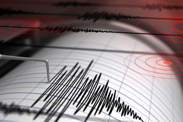 இரு நாடுகளில் நிலநடுக்கம் ; அலறியடித்து ஓடிய பொதுமக்கள்! | Earthquake In Two Countries Public Ran Screaming