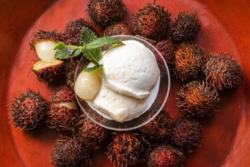 රඹුටන් වාරේ ගෙදරදීම රස රඹුටන් අයිස්ක්‍රීම් එකක් හදලා බලමු.