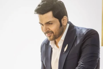 மும்பையில் நண்பர்களுடன் படம் பார்க்க சென்ற நடிகர் கார்த்தி!! தியேட்டரை விட்டு விரட்டிய நிர்வாகம்