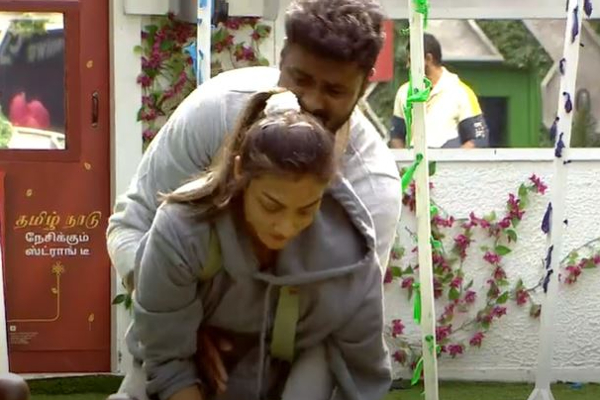 ஆக்ரோஷமாக நடந்து கொண்ட அமீர்! ஓங்கி அடித்த அக்‌ஷரா! அலறிய தாமரை | Akshara Reddy Angry Activity Dice Task B