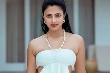 தனிமையில் படுக்கையறையில் ஆட்டம் போடும் வீடியோவை வெளியிட்ட அமலா பால்.. வீடியோ