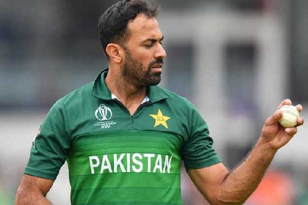 ஓய்வை அறிவித்தார் பாகிஸ்தான் வேகப்பந்து வீச்சாளர் | Pakistan Fast Bowler Wahab Riaz Has Retirement