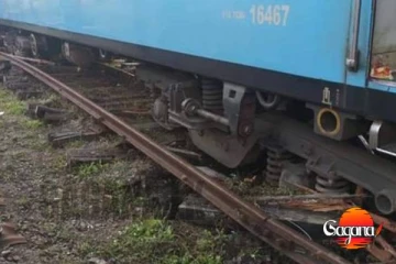 අදත් දුම්රියක් පීලි පනී