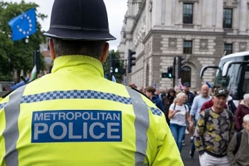 18 ஆண்டுகளில் 49 பாலியல் குற்றங்கள்; லண்டன் அதிகாரிக்கு நேர்ந்த கதி