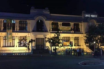 சம்பளத்தை செலுத்துவதில் சிக்கல்:விற்பனை செய்யப்படும் லேக் ஹவுஸ்:ஹோட்டலாக மாற்றும் ஜனாதிபதியின் திட்டம்