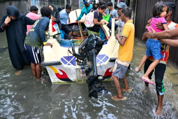 அனர்த்தத்தில் பாதிக்கப்பட்ட சிறுவர்களின் புகைப்படங்களை பகிரவேண்டாம் | Do Not Share Photographs Of Children Disaster அனர்த்தத்தில் பாதிக்கப்பட்ட சிறுவர்களின் புகைப்படங்களை பகிரவேண்டாம் | Do Not Share Photographs Of Children Disaster
