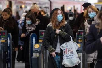 ஆபத்தான Omicron மாறுபாடு.. தடுப்பூசி செலுத்தி கொள்ளாத அமெரிக்கருக்கு ஏற்பட்ட நிலை!