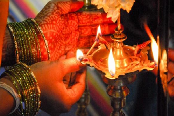 சகல செளபாக்கியங்களையும் அள்ளித்தரும் தரும் ஆடி வெள்ளி விரதம்! | Audi Velli Fast Brings All The Blessings Spiritual