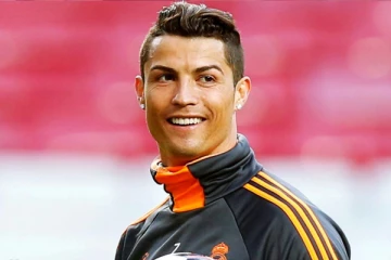 அவ்வளவு சம்பளம் கொடுத்தும், சமையல்காரர் கிடைக்காமல் தேடிவரும் ரொனால்டோ!