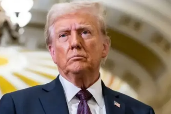 வேற்றுகிரகவாசிகள் பற்றிய அரசின் ரகசிய கோப்புகளை வெளியிட டிரம்ப் உத்தரவு | Donald Trump Releases Secret Governme Files Aliens