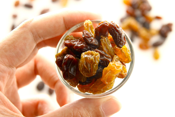 தூங்கும் முன்பு ஐந்தே ஐந்து உலர் திராட்சை சாப்பிடுங்கள்; நிகழும் மாற்றத்தால் ஆச்சர்யப்படுவீர்கள்! | Eat Only Five Raisins Before Going To Bed தூங்கும் முன்பு ஐந்தே ஐந்து உலர் திராட்சை சாப்பிடுங்கள்; நிகழும் மாற்றத்தால் ஆச்சர்யப்படுவீர்கள்! | Eat Only Five Raisins Before Going To Bed