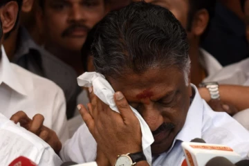 நெருங்கும் தேர்தல்...நெருக்கடியில் ஓபிஎஸ் - ஷாக் கொடுத்த உயர்நீதிமன்றம்!!