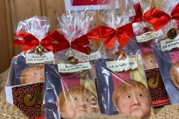 16 ஆண்டுகள் ஆட்சி செய்த ஜேர்மன் சேன்ஸலரை கௌரவிப்பதற்காக ஜேர்மன் நிறுவனம் செய்துள்ள இனிமையான செயல்