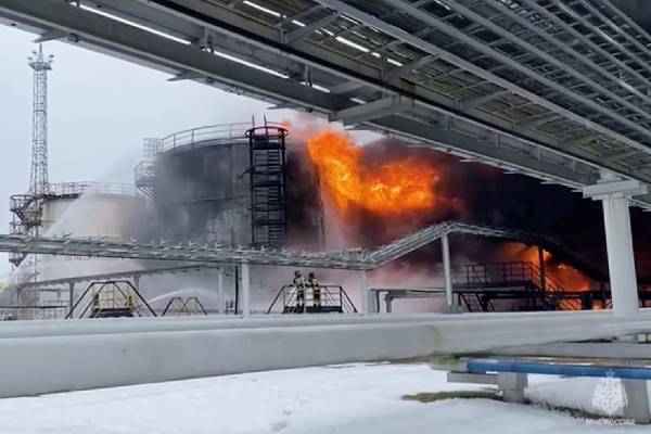 நெருப்பு கோளமான ரஷ்ய எண்ணெய் சுத்திகரிப்பு நிலையங்கள்... போர் அபாயத்தில் ஐரோப்பா | Russian Refineries In Flames நெருப்பு கோளமான ரஷ்ய எண்ணெய் சுத்திகரிப்பு நிலையங்கள்... போர் அபாயத்தில் ஐரோப்பா | Russian Refineries In Flames