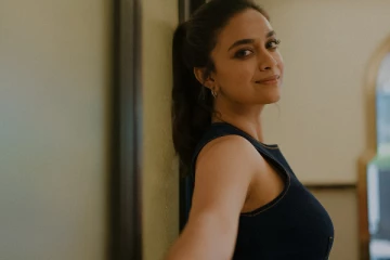 கீர்த்தி சுரேஷ் ட்ரெண்டி உடையில் அழகிய போட்டோஷூட்