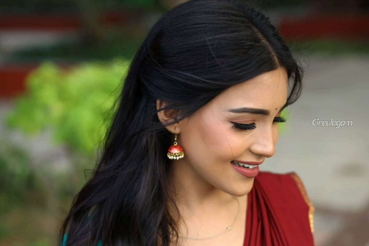 சன் டிவி நடிகை தர்ஷனா நடிக்கும் புது சீரியல் பெயர் என்ன தெரியுமா?... வெளிவந்த விவரம் | Dharshna Sripal New Serial Name Details