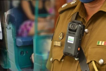 காவல்துறை பரிசோதகர் ஒருவரின் அநாகரீக செயல்