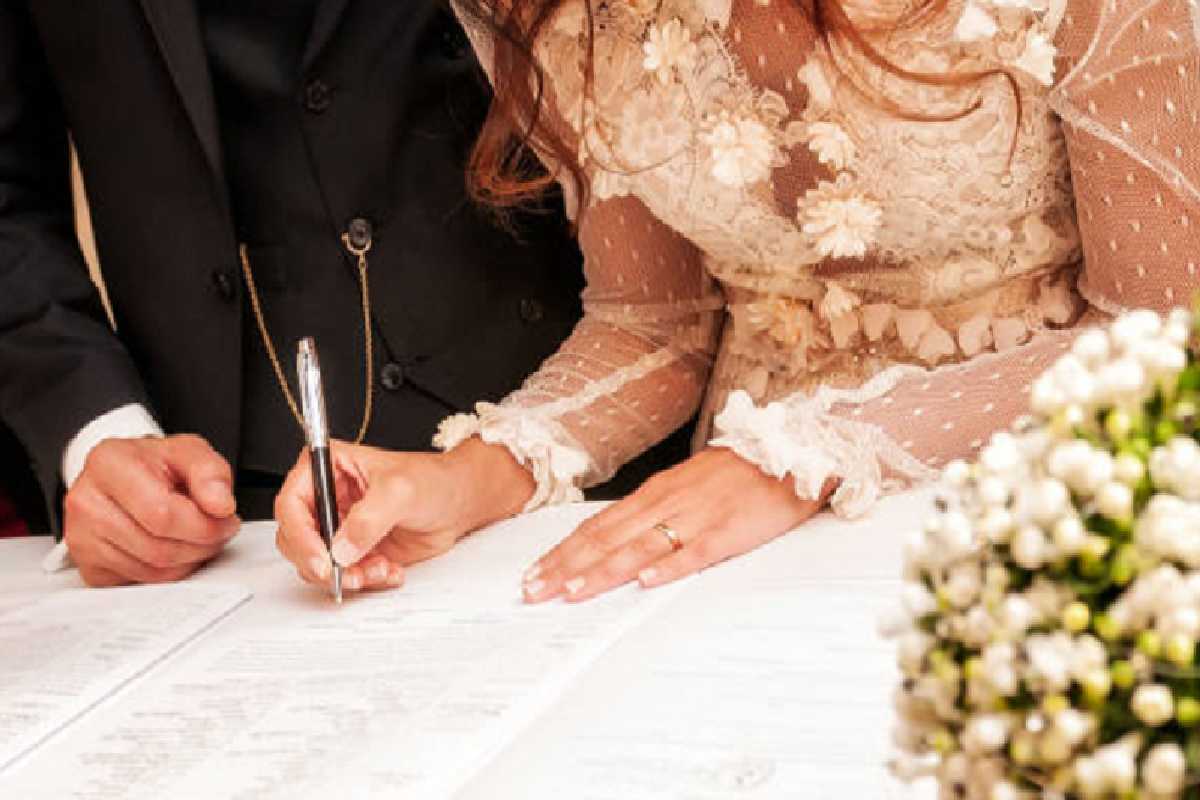 இலங்கையில் சடுதியாக குறைவடைந்த திருமண பதிவுகள் | Marriage Registrations In Sri Lanka Have Declined இலங்கையில் சடுதியாக குறைவடைந்த திருமண பதிவுகள் | Marriage Registrations In Sri Lanka Have Declined