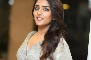 நடிகை ஈஷா ரெப்பா மாடர்ன் உடையில் லேட்டஸ்ட் போட்டோஷூட்