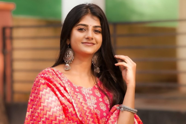 சன் டிவி மருமகள் சீரியல் நடிகை கேப்ரியல்லாவின் சொத்து மதிப்பு.. அடேங்கப்பா இவ்வளவு கோடியா | Serial Actress Gabriella Charlton Net Worth