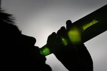 போலி மதுபானம் அருந்திய 19 பேர் உயிரிழப்பு