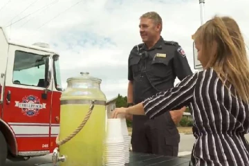 காட்டுத்தீயால் பாதிக்கப்பட்டவர்களுக்கு 9 வயது கனேடிய சிறுமியின் நெகிழ்ச்சி செயல்