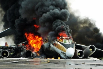 583 பேர் பலி; உலகிலேயே மிக மோசமான விமான விபத்து - ஷாக் பின்னணி!