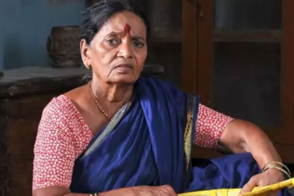 கணவரை இழந்த பின் நடிகை வாழ்வில் இப்படி ஒரு அவலமா? வறுமையால் விருதுகளை விற்ற சோகம் | Amil Cinema Chiranjeevis Gesture For Pavala