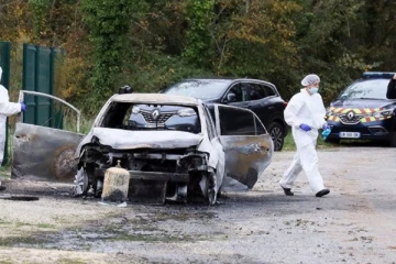 பிரான்ஸில் பாதசாரிகள் மீது கார் மோதி 10 பேர் காயம்