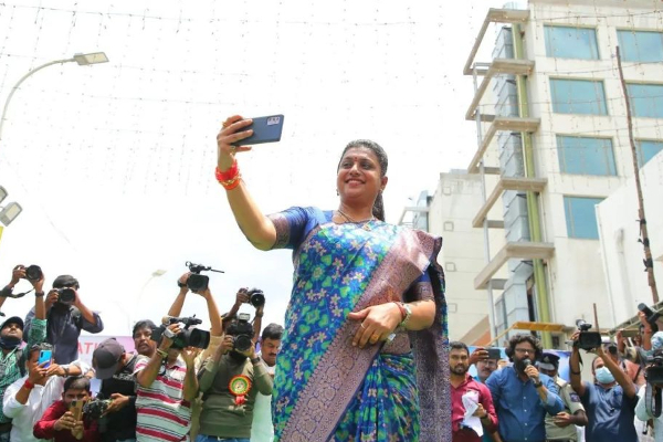 நடிகை ரோஜா செய்த புதிய சாதனை - ஒட்டு மொத்த இந்தியாவையே திரும்பி பார்க்க வைத்த ஒற்றை புகைப்படம் | Roja Guinness Book Of Record