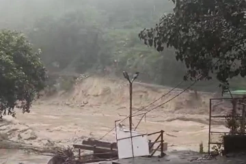 மேக வெடிப்பு.. திடீர் வெள்ளத்தில் சிக்கிய பலர் மாயம் - 14 பேர் உயிரிழப்பு!