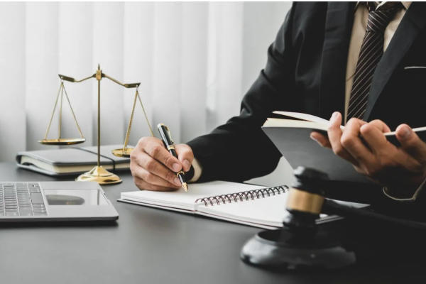 பொலிஸாரின் திடீர் சுற்றிவளைப்பில் சிக்கிய வழக்கறிஞர் | Lawyer Arrested With Ice In Keselwatta Remanded