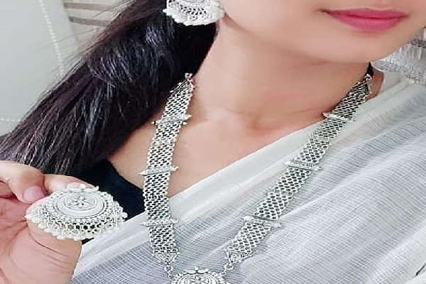நகை பிரியர்கள் ஷாக் கொடுத்த தங்கவிலை | Gold Prices Shocked August 22
