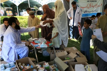 பாகிஸ்தானில் வேகமாக பரவும் நோயால் 324 பேர் பலி!