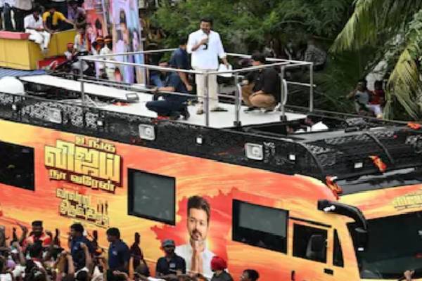 கரூர் கூட்ட நெரிசல்: சம்பவ இடத்தில் சிறப்பு புலனாய்வுக்குழு தீவிர விசாரணை | Karur Crowd Vijay Statement