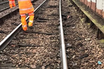 பாகிஸ்தானில் ரயில் தண்டவாளத்தில் குண்டுவெடிப்பு!